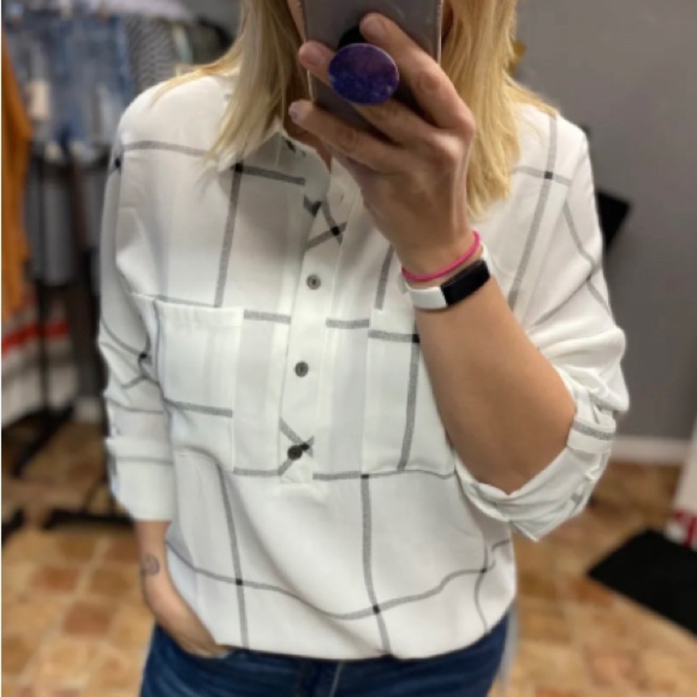 BOUTIQUE Plaid Button Down L/S Top NEW!